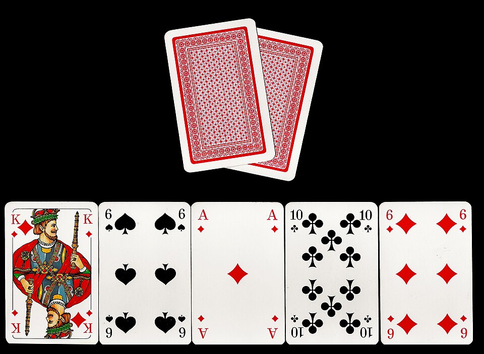 https://www.gambling911.com/gambling/conor-mcgregor-vs-max-holloway-betting-odds-17-05-2026.html - 康纳vs霍洛威赔率揭秘：MMA巨星跨界德扑的5大陷阱