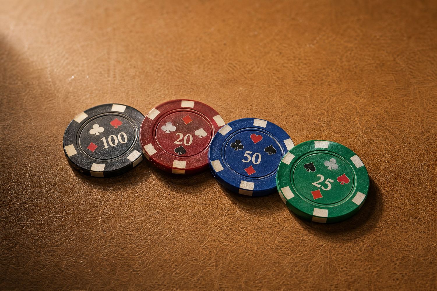 10BB短码MTT全压策略:四个决策维度与一个完整牌例(实战示例)