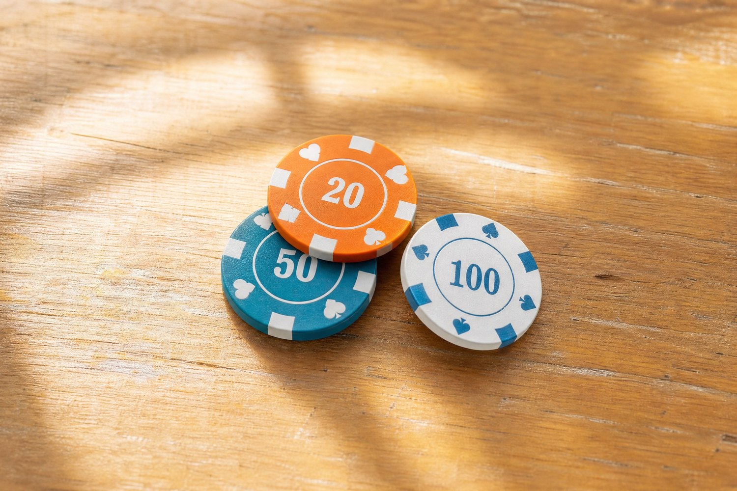 QQPOKER社群搭子怎么找:德州扑克学习型牌局的四个靠谱渠道
